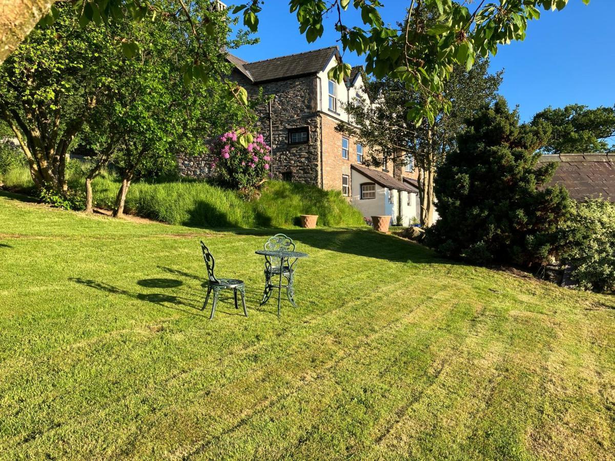 Bed and Breakfast Hares Hideaway At Coed Moelfa Corwen Exterior foto
